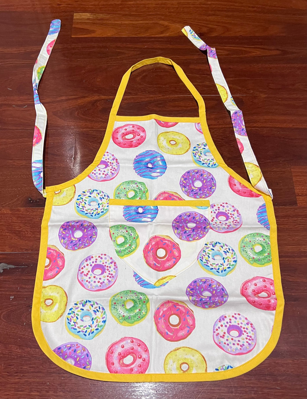 DONUT APRON 2-6 years PERSONALISE