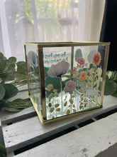 Load image into Gallery viewer, FLORAL TEA LIGHT HOLDER FOR NANNY