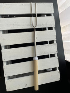 MARSHMALLOW TELESCOPIC ROASTING STICK